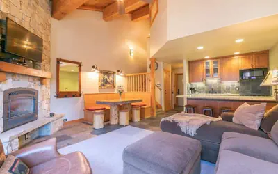 Ski-in/Ski-out Northstar Condo