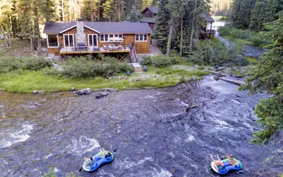 Truckee River House | Sleeps 10+ | Minutes to Palisades Tahoe