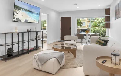 3BR HOUSE FULLY RENOVATED 2025: FENCED YARD/PATIO & CARPORT in NOHO ARTS DISTRICT p85