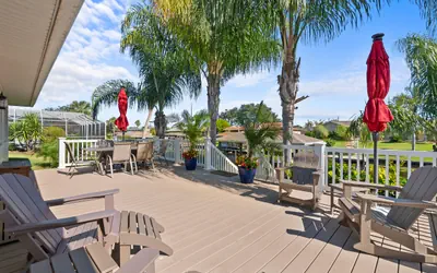 Spacious Waterfront Family Gem - Dock - 5min Beach