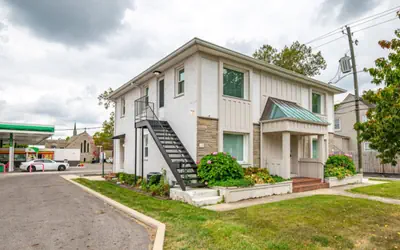 Clintonville Cozy Haven! Near Parks, Shops & OSU!