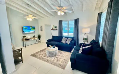Boquerón 3BR Escape | Generator + A/C