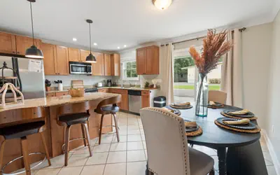 Walk to Downtown OS | 3BR Townhouse