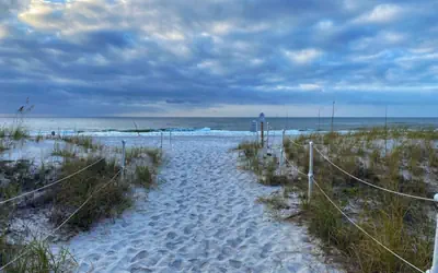 Private Beach Access + Pool + 2 MIn Walk to Beach