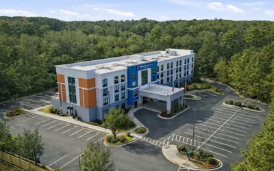 Holiday Inn Express And Suites Raleigh West Lenovo Center by IHG