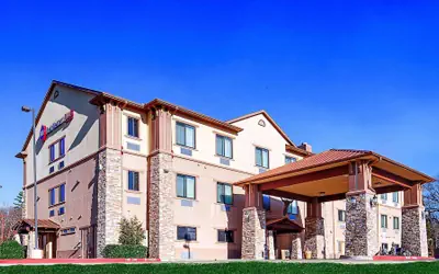 Best Western Plus Royal Mountain Inn & Suites