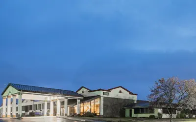 Red Roof Inn & Suites Mt Holly - McGuire AFB