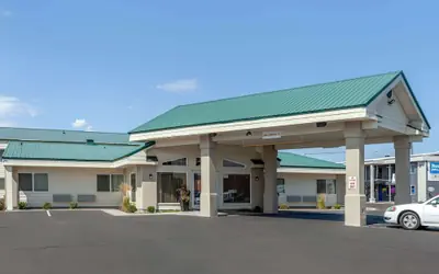 Rodeway Inn & Suites Ontario