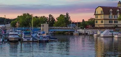 Old Harbor Inn