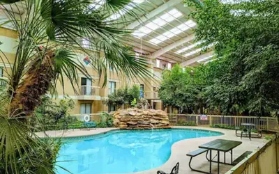 Atrium Inn