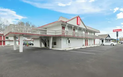 Red Roof Inn Radcliff - Fort Knox