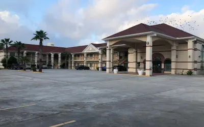 Executive Inn And Suites