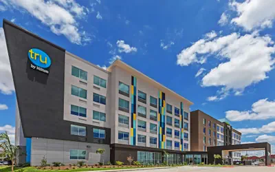 Tru by Hilton Laredo Airport