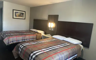 Deluxe INN  Augusta