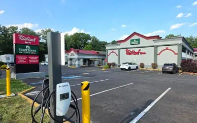 HomeTowne Studios by Red Roof Bordentown - McGuire AFB