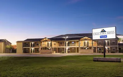 Eagle's Den Suites Kenedy a Travelodge by Wyndham
