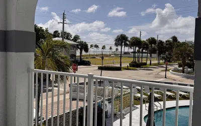Coral Key Inn