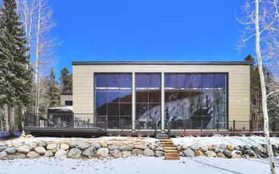 2105 The Pines 3 Bedroom Condo by RedAwning