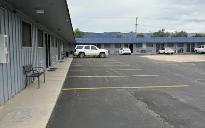 Sage & Sand Motel