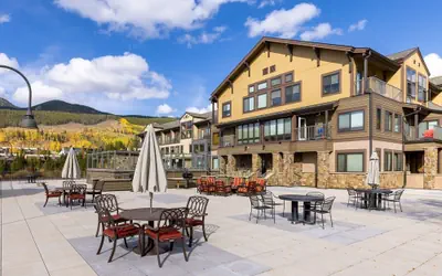 2767 Slopeside Condo by RedAwning