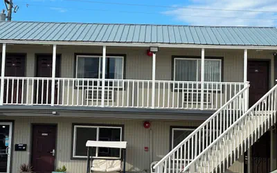 The Royal Victorian Motel