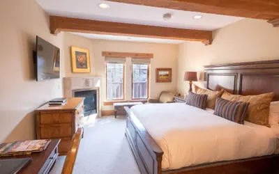 Hotel King Hotel Room by RedAwning