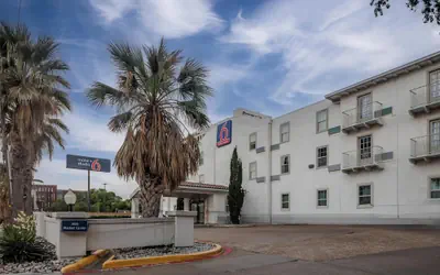 Studio 6 Suites - Dallas, TX - Downtown