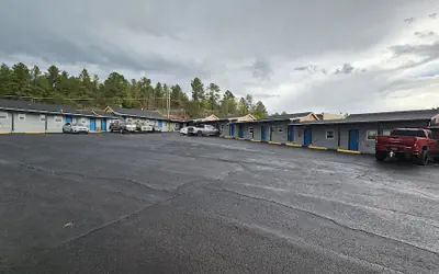 Travelers Inn