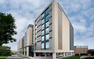 Aloft by Marriott Kansas City Country Club Plaza