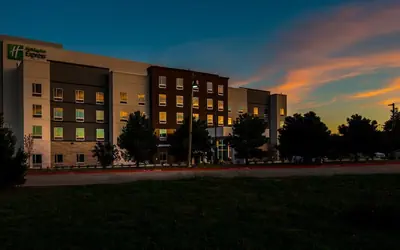 Holiday Inn Express & Suites Garland E - Lake Hubbard I30 by IHG
