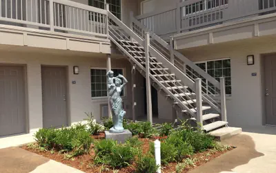 Romantic Inn & Suites