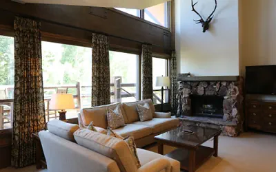 Viking Two Bedroom Loft 2 Apartment Hotel by RedAwning