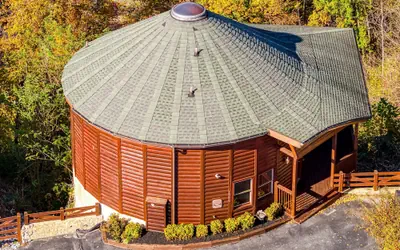 Declan's View - Cozy 1 bedroom with Game room and Great Mountain Views! 1 Cabin by RedAwning