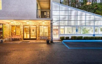 Gatlinburg Towers Condo Unit 501 - Great Location! Close To Town! 3 Bedroom Condo by RedAwning