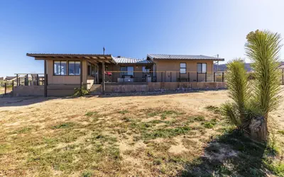Twilight Terrace - Relax In Style 2 Bedroom Home by RedAwning