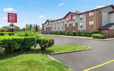 Red Roof Inn PLUS+ Belleville