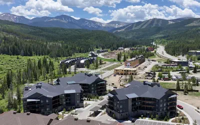 Ski Idlewild 1 Bedroom Condo by RedAwning