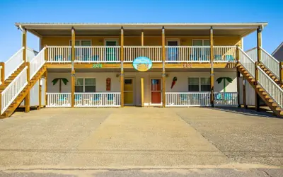 Boardwalk Shores C 3 Bedroom Duplex by RedAwning