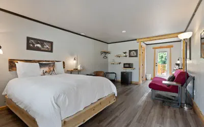 Lake Village Lodge