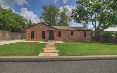 Alcove: Steps to Main St.-high End Home W/hot-tub!