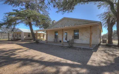 Olive St Ranch With Hottub-grill and Party Barn