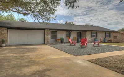 Eclectic Fun Haus With Hot Tub - 3 Min Drive to Main