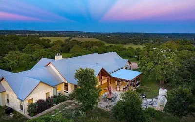 Luxury Ranch W/pool-hot Tub-near Fred!