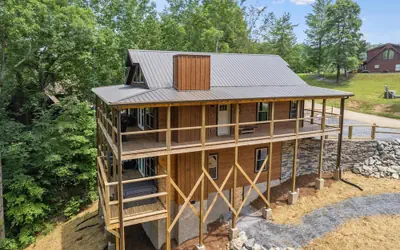 Antler Ridge 3 Bedroom Cabin by RedAwning