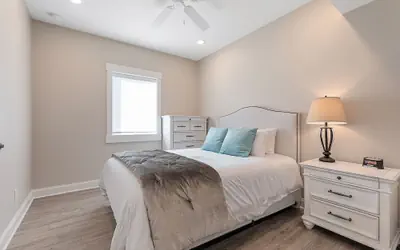 539 Bay St. Lake View Condo Unit 201W