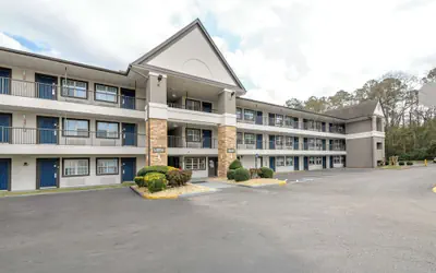 Motel 6 Columbus, GA – Columbus Airport