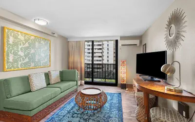 Castle Bamboo Waikīkī Hotel