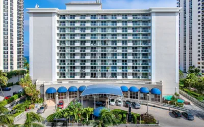 Ramada Plaza by Wyndham Marco Polo Beach Resort