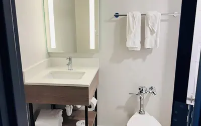 La Quinta Inn & Suites by Wyndham New Haven
