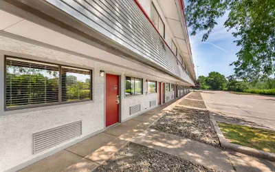 Red Roof Inn Erie – I-90